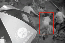 Ba người vây đánh tài xế ở Bình Dương và hỏi "mày biết tao là ai không"