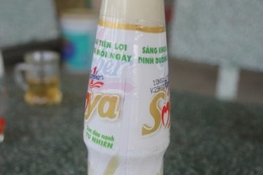 Khách hàng "tố" thêm 1 chai Number One Soya có váng