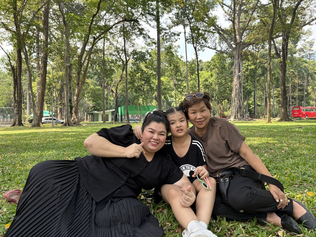 Diễn viên Tuyền Mập hiếm hoi khoe mẹ ruột, nhắc về chồng ở xa - 2