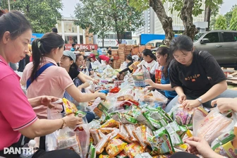 Chủ tịch Ủy ban MTTQ TPHCM kể về những ngày tổng lực hỗ trợ miền Trung