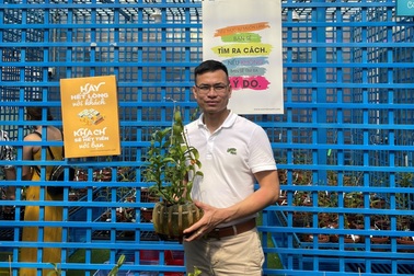 Nghệ nhân Bùi Đình Chung bật mí cách chăm lan đột biến vào mùa hè