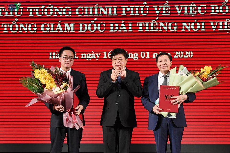 Trao quyết định của Thủ tướng bổ nhiệm 2 Phó Tổng Giám đốc VOV - 1 Trao quyết định của Thủ tướng bổ nhiệm 2 Phó Tổng Giám đốc VOV - 1