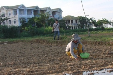 Quy hoạch “treo”, dân nghèo khốn khổ