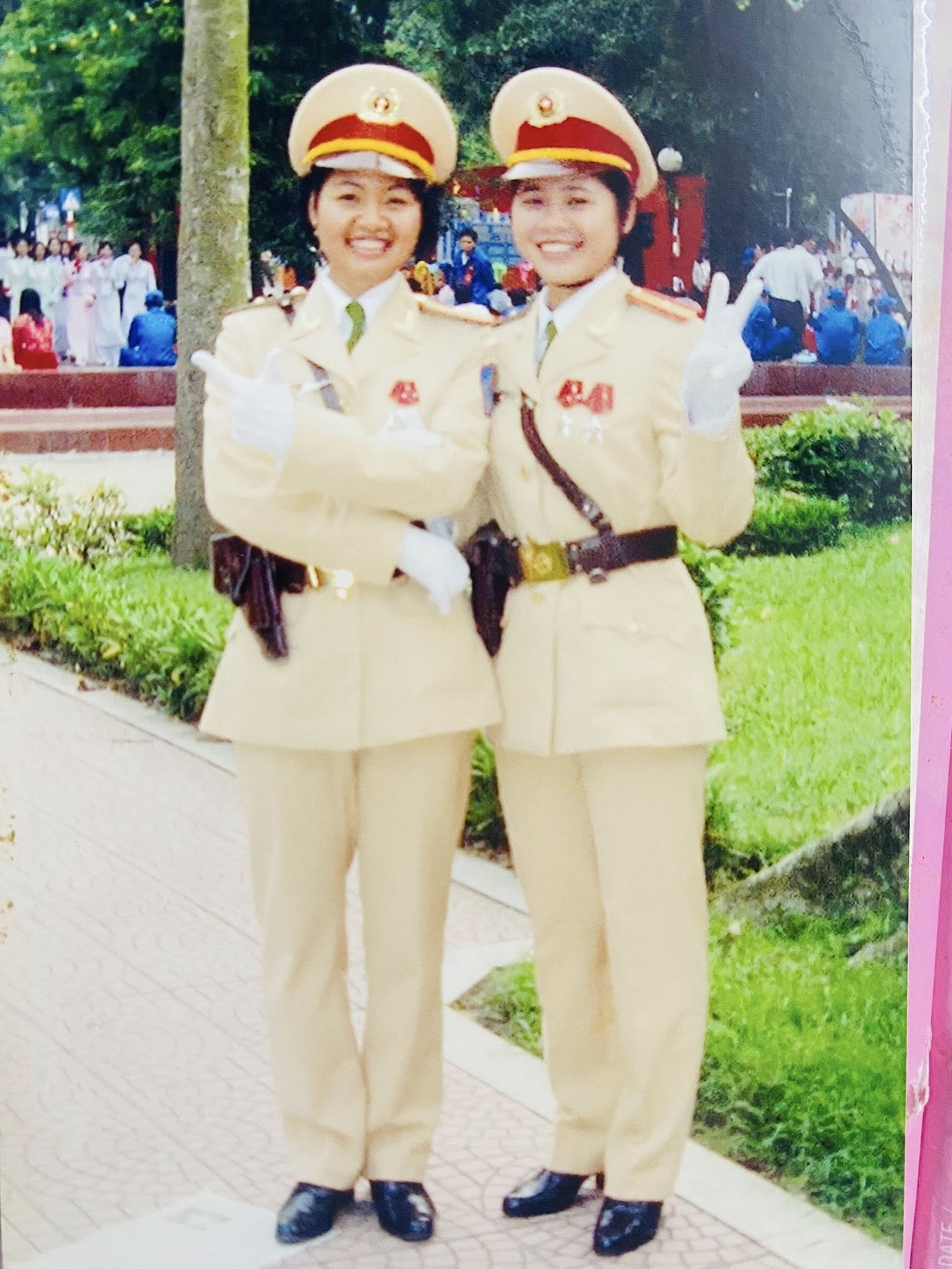Nữ chiến sĩ diễu binh A60: Bức ảnh hiếm, ký ức thời không kem chống nắng - 2 Nữ chiến sĩ diễu binh A60: Bức ảnh hiếm, ký ức thời không kem chống nắng - 2