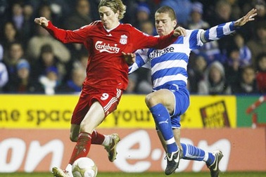 Torres lên bàn mổ, Liverpool vội tìm người đá cặp