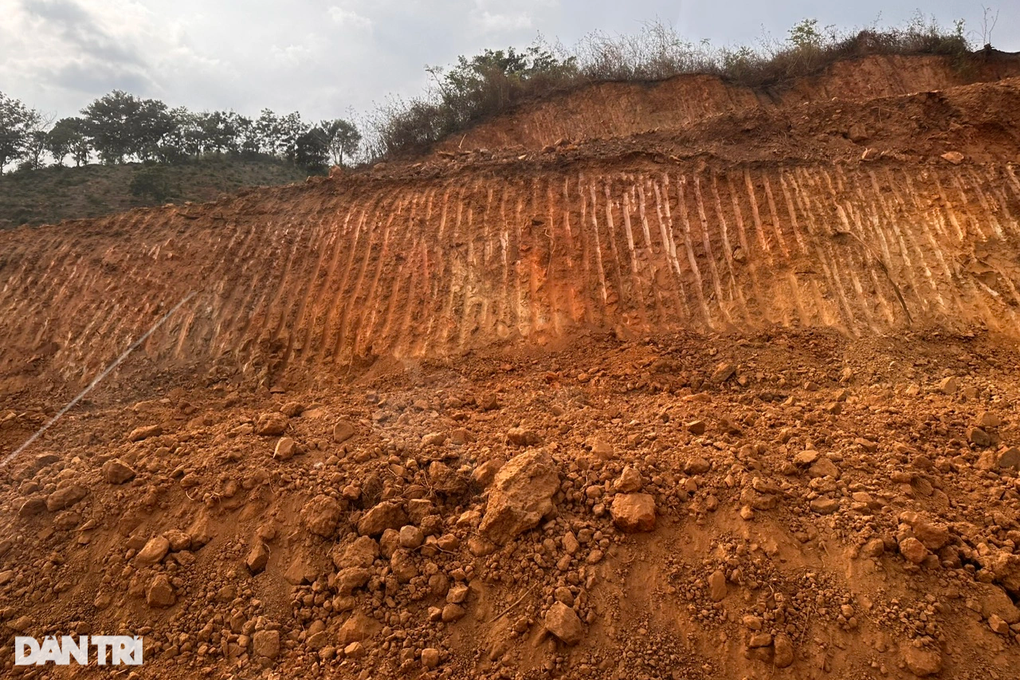 Múc đất làm dự án dù chưa được cấp phép vì không còn cách nào khác - 4