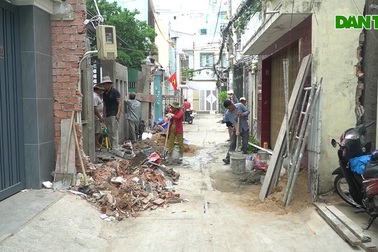 Người dân TPHCM hồ hởi hiến đất mở rộng hẻm