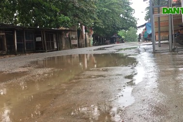 Dân ngao ngán vì tái diễn cảnh đường biến thành ao!