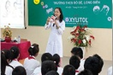 Chương trình Nha học đường - Vì nụ cười rạng rỡ Việt Nam 2011