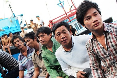 Hành trình 50 giờ trên thuyền thúng của 5 người bị đâm chìm tàu ở Hoàng Sa