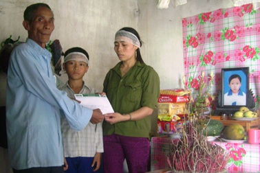 Em Quỳnh đã về với cát bụi