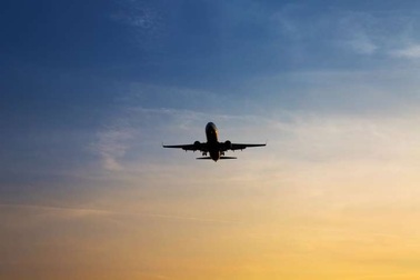 Indonesia: Máy bay đang hạ cánh bị nã súng xối xả