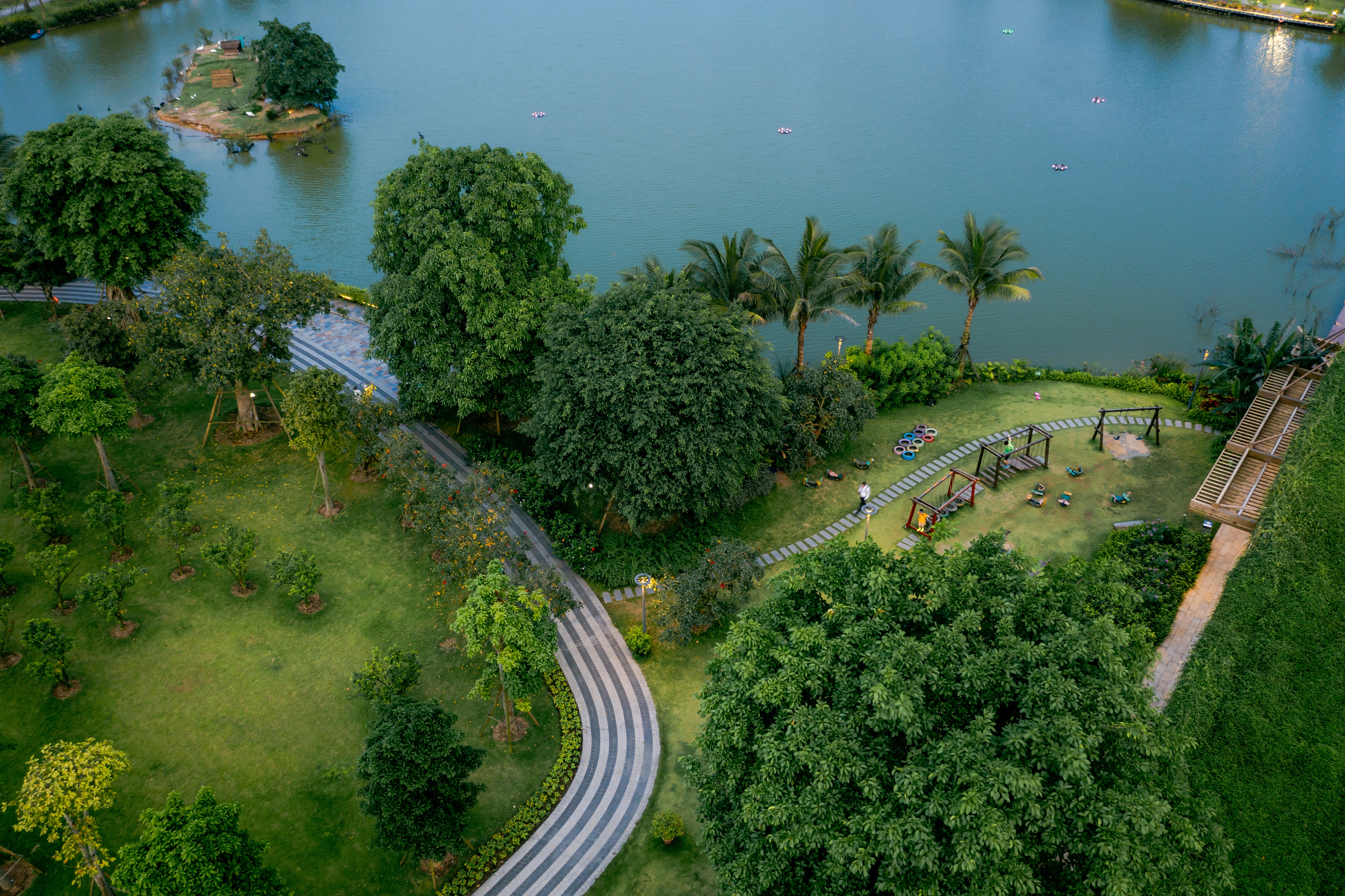 Gần 28.000 lượt khách chọn Eco Central Park vui chơi dịp nghỉ lễ 30/4-1/5 - 12