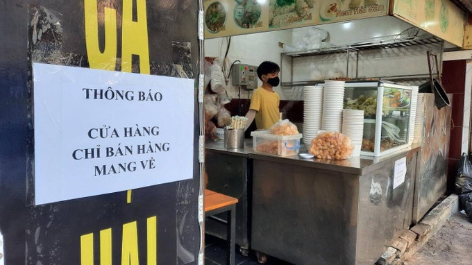 Một số đại bàn vùng cam các hàng quán ăn chỉ bán mang về.