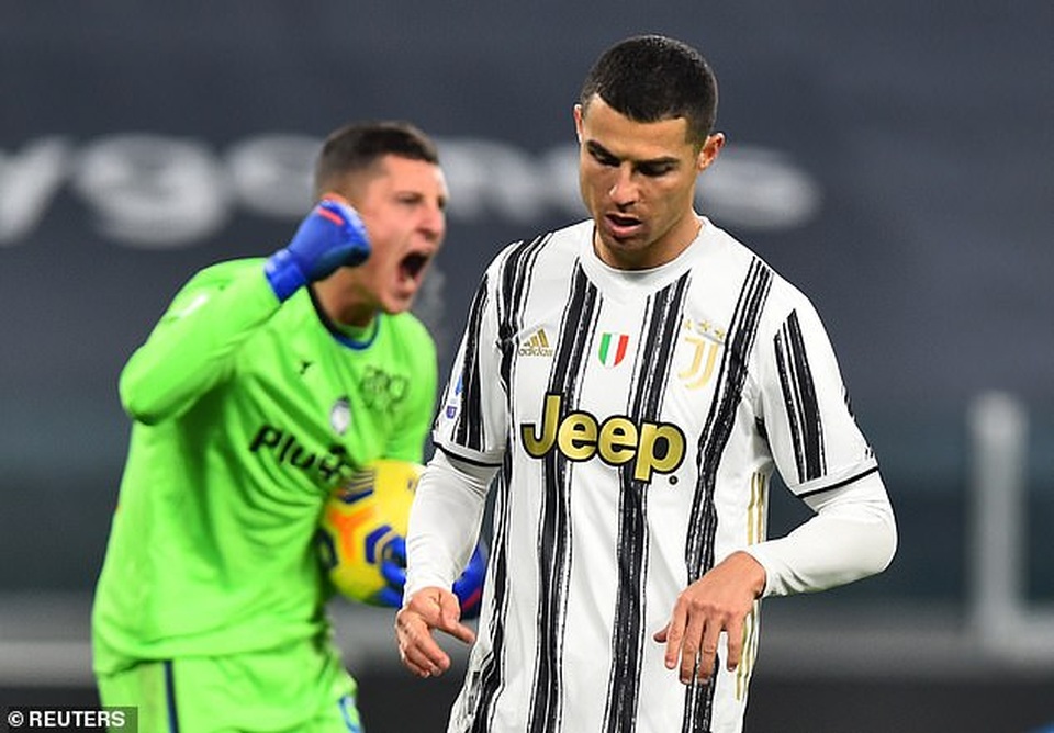 C.Ronaldo đá hỏng phạt đền, Juventus rơi điểm đáng tiếc - 4 C.Ronaldo đá hỏng phạt đền, Juventus rơi điểm đáng tiếc - 4