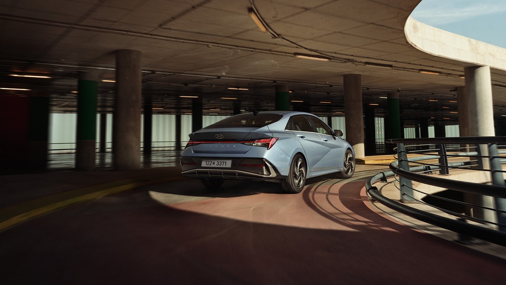 Hyundai Elantra 2024 có nhiều trang bị sẽ ghi điểm với khách Việt - 12 Hyundai Elantra 2024 có nhiều trang bị sẽ ghi điểm với khách Việt - 12