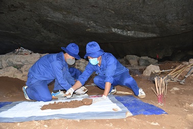 Phát hiện và cất bốc 10 hài cốt liệt sỹ hy sinh tại Lào