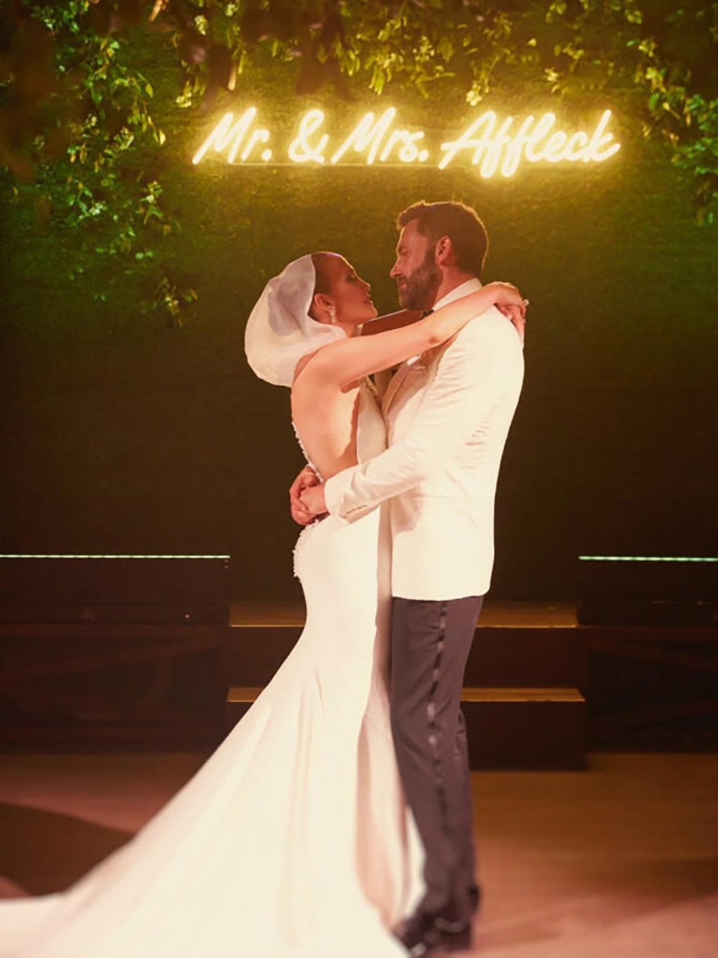 Lopez - Affleck: Từ việc đính hôn rình rang đến sự im lặng trước tin ly hôn - 2 Lopez - Affleck: Từ việc đính hôn rình rang đến sự im lặng trước tin ly hôn - 2