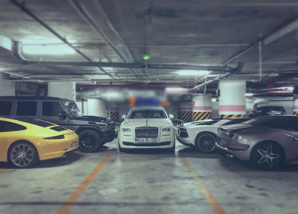 Bên trong garage siêu xe hoành tráng của giới đại gia Việt - 12 Bên trong garage siêu xe hoành tráng của giới đại gia Việt - 12