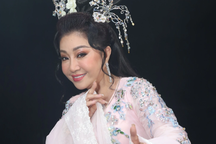 NSƯT Thoại Mỹ tiết lộ về sức khỏe, lý do lần đầu kết hợp với ca sĩ trẻ