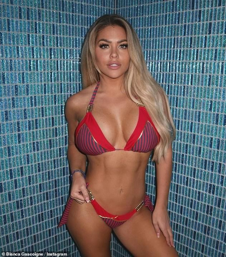 Bianca Gascoigne tiết lộ bị rách túi ngực sau phẫu thuật - 7 Bianca Gascoigne tiết lộ bị rách túi ngực sau phẫu thuật - 7