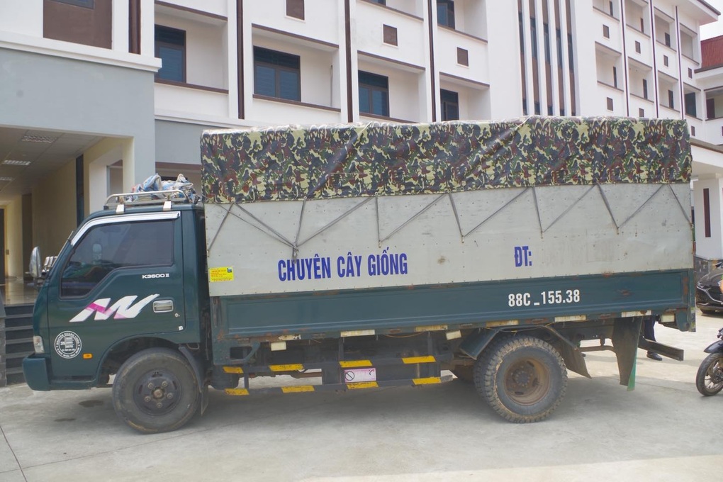 Tài xế ô tô tải gây tai nạn chết người rồi lái xe rời khỏi hiện trường - 1 Tài xế ô tô tải gây tai nạn chết người rồi lái xe rời khỏi hiện trường - 1