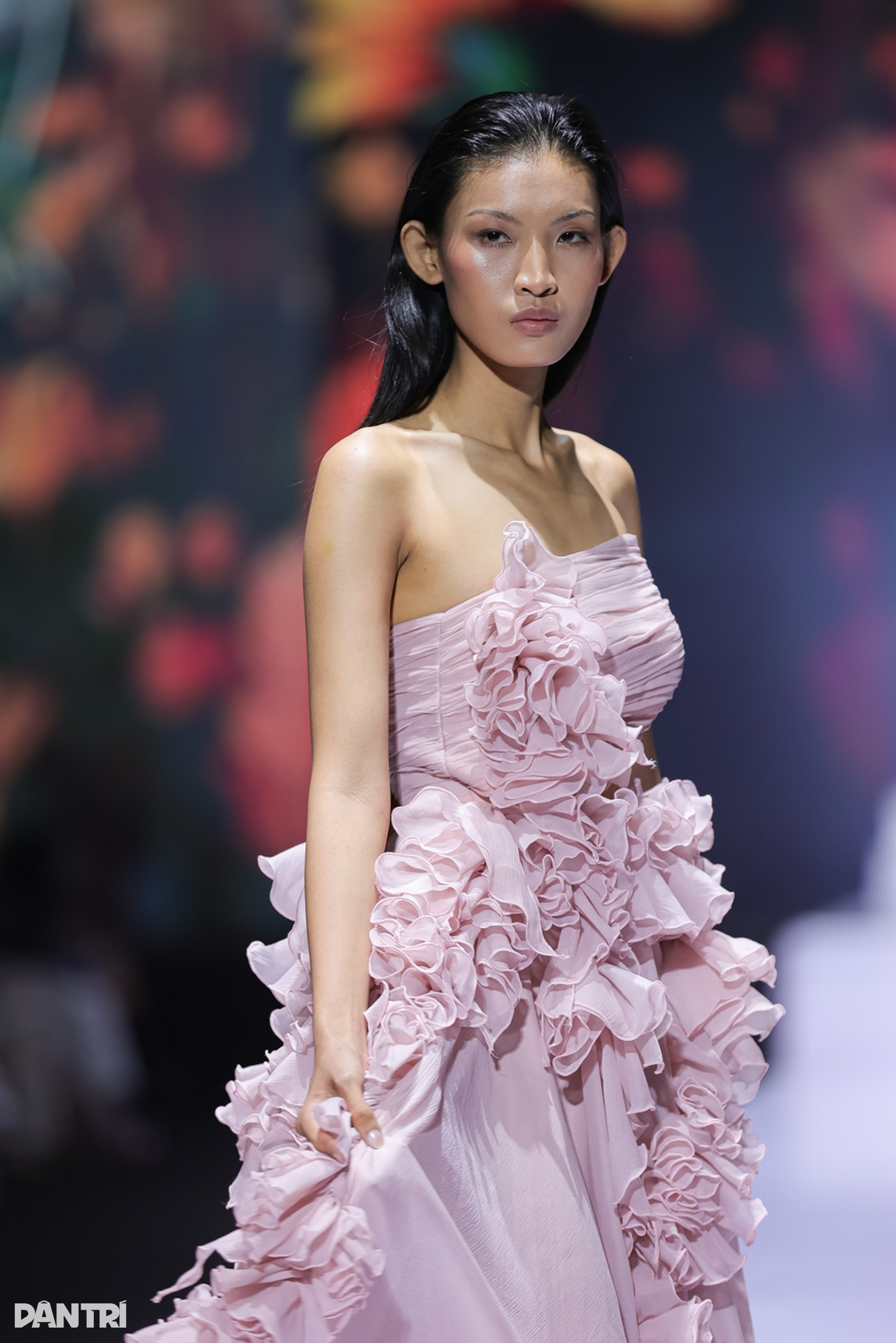 Mẫu Việt Huỳnh Tú Anh được các nhà mốt quốc tế săn đón sau show Chanel - 6 Mẫu Việt Huỳnh Tú Anh được các nhà mốt quốc tế săn đón sau show Chanel - 6