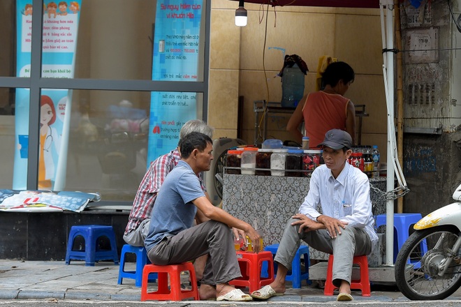 Nhiều người Hà Nội đang quá chủ quan trước dịch Covid-19 - 7 Nhiều người Hà Nội đang quá chủ quan trước dịch Covid-19 - 7
