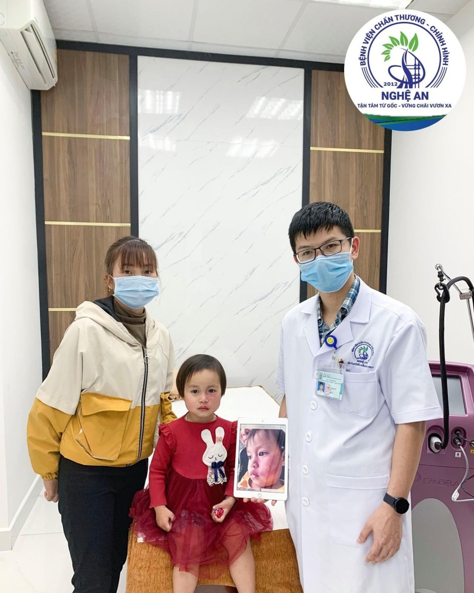 Hỗ trợ chi phí điều trị u máu, bớt máu cho trẻ có hoàn cảnh khó khăn - 2 Hỗ trợ chi phí điều trị u máu, bớt máu cho trẻ có hoàn cảnh khó khăn - 2