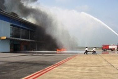 30 phút "xử lý kịp thời đám cháy lớn” tại sân bay Đồng Hới