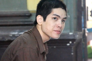 Không chi tiền “boa”, bị đâm chết