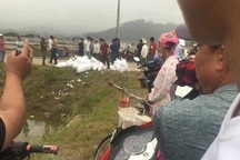 Phát hiện nhiều bao tải chứa gần 1 tấn chất màu trắng nghi ma túy