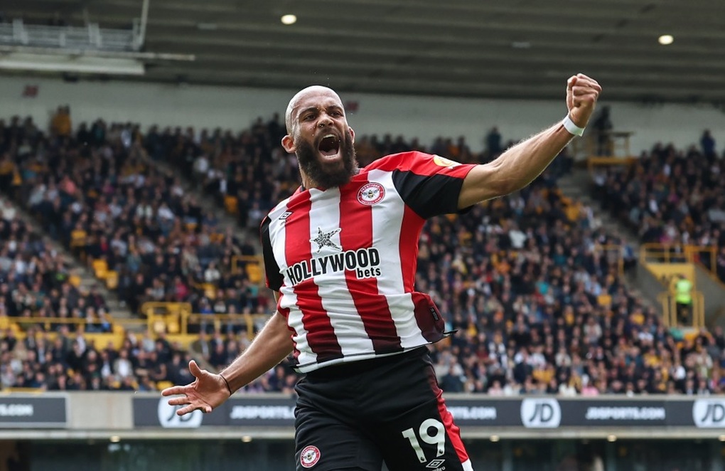Man Utd mặc cả từng xu với ngôi sao Brentford, CĐV buông lời cay đắng - 1 Man Utd mặc cả từng xu với ngôi sao Brentford, CĐV buông lời cay đắng - 1