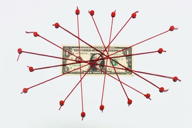 Khi gen Z và gen Y "khóa ví": Từ chi tiêu trả thù tới tiết kiệm trả đũa