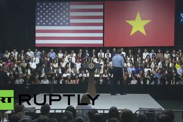 Phần trình diễn ngẫu hứng của rapper Suboi trước Tổng thống Obama