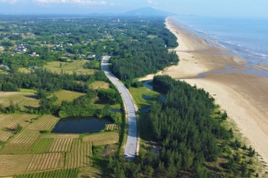 Dự án đường trục ngang ven biển 3 năm làm được hơn 1km