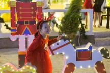 Người Đà Nẵng rộn ràng đi chơi Noel