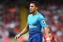 Vì sao vụ Alexis Sanchez sang Man City đổ bể vào phút chót?