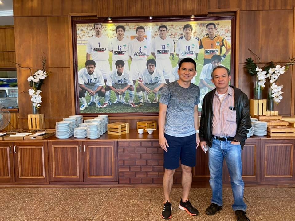 Báo Thái Lan: Kiatisuk bất đồng quan điểm nặng nề với bầu Đức - 1 Báo Thái Lan: Kiatisuk bất đồng quan điểm nặng nề với bầu Đức - 1