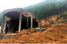 Cảnh báo 85 điểm dễ sạt lở mùa mưa bão, đe dọa hơn 1.100 hộ dân