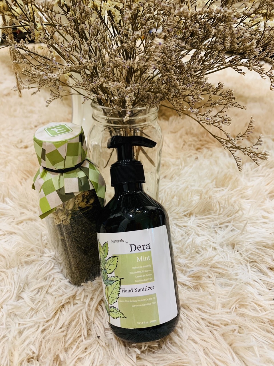 Doanh nghiệp bán 70.000 chai nước rửa tay khô kháng khuẩn không lợi nhuận - 1 Doanh nghiệp bán 70.000 chai nước rửa tay khô kháng khuẩn không lợi nhuận - 1