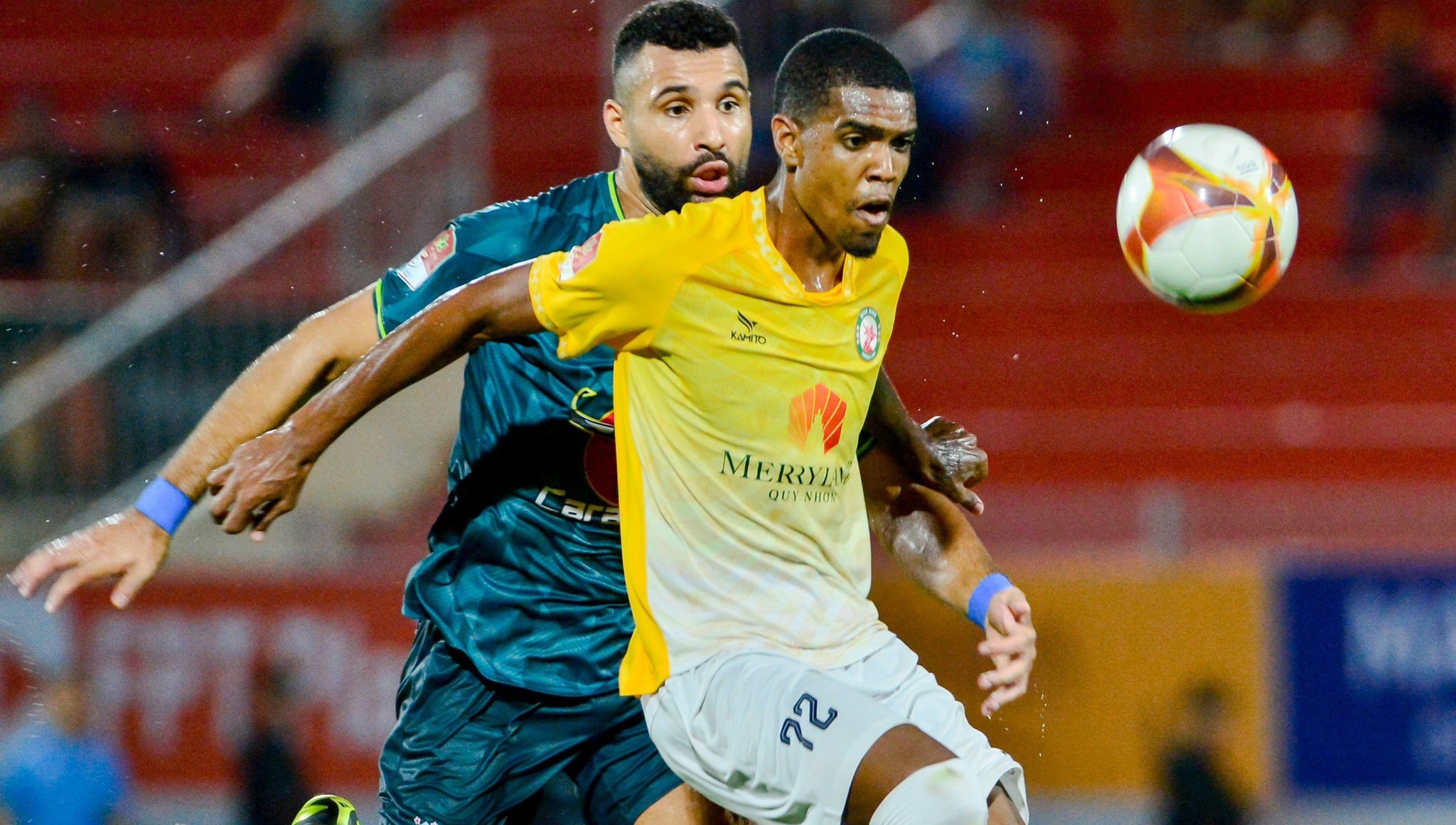 Hoang Anh Gia Lai kalah cepat dari Binh Dinh - 2 Hoàng Anh Gia Lai thua chóng vánh trước Bình Định - 2