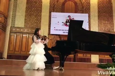 Hé lộ tài năng đặc biệt của cô mẫu nhí có nick-name là "tiểu Châu Tấn"