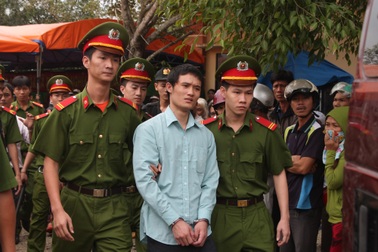 Đoạt mạng vợ bằng 16 nhát dao