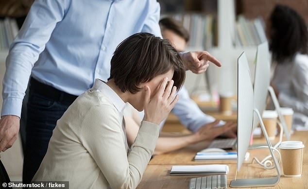 Sa thải nhân viên vì mắng sếp dốt, công ty phải bồi thường 1 tỷ đồng - 1