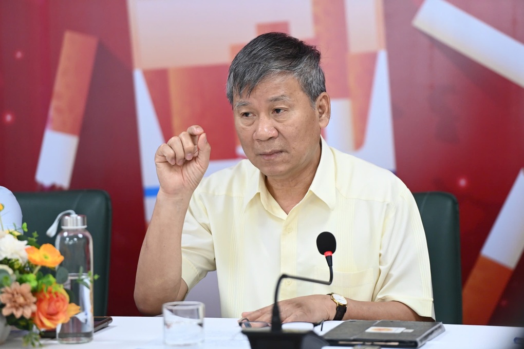 Đại biểu Quốc hội: “Không có lý do gì chậm lại việc tăng thuế thuốc lá - 1 Đại biểu Quốc hội: “Không có lý do gì chậm lại việc tăng thuế thuốc lá - 1