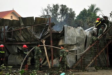 Tìm thấy một thi thể trẻ em trong vụ cháy sát khu đô thị An Hưng