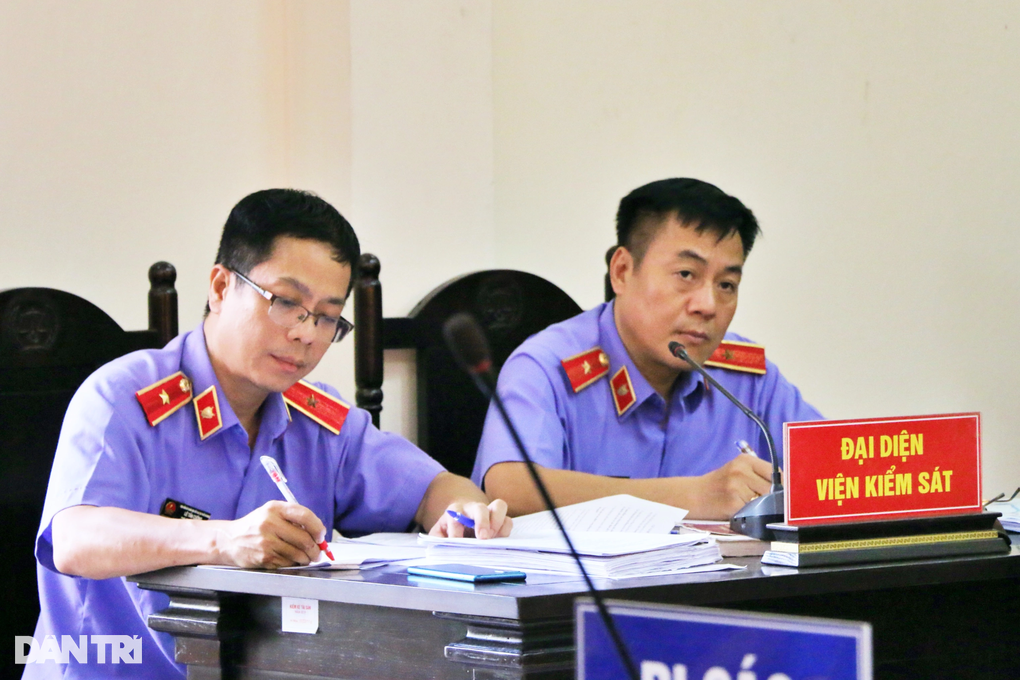 VKS đề nghị tử hình kẻ bắn 2 người chết trong vụ hỗn chiến ở Phú Quốc - 2 VKS đề nghị tử hình kẻ bắn 2 người chết trong vụ hỗn chiến ở Phú Quốc - 2