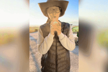 Cô gái bé nhỏ làm đồng giữa cái lạnh âm độ, đổi mức lương 37 triệu đồng