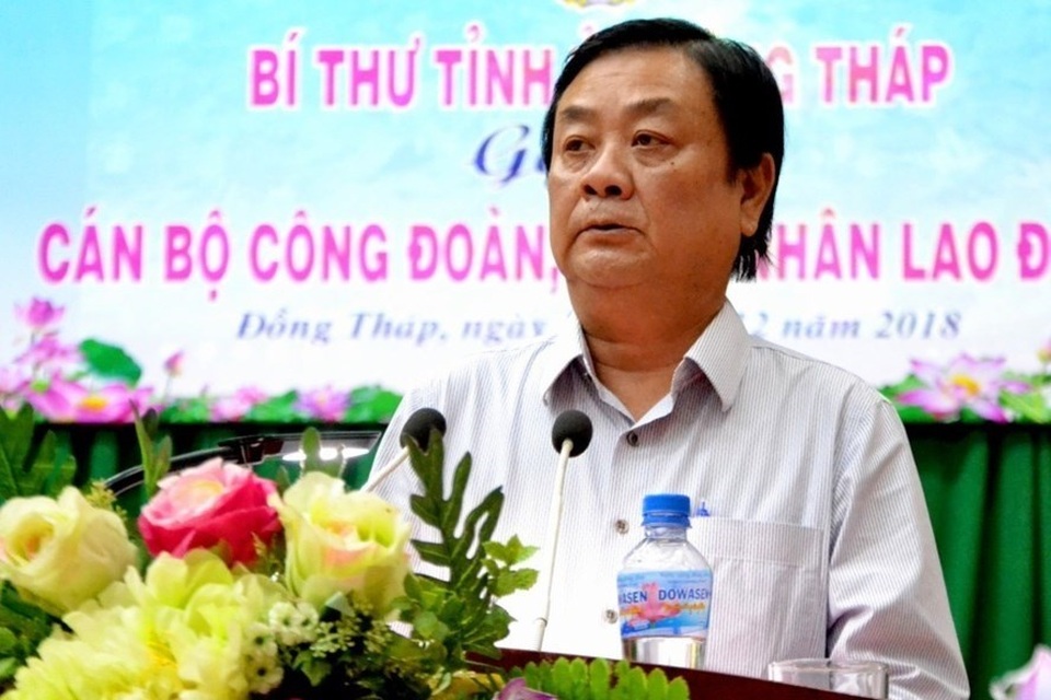 Khi bí thư “Xích Lô” và chủ tịch xài xe máy - 1 Khi bí thư “Xích Lô” và chủ tịch xài xe máy - 1